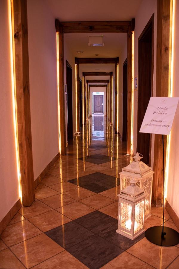 Dwor Czarneckiego Hotel Porosly Exterior photo