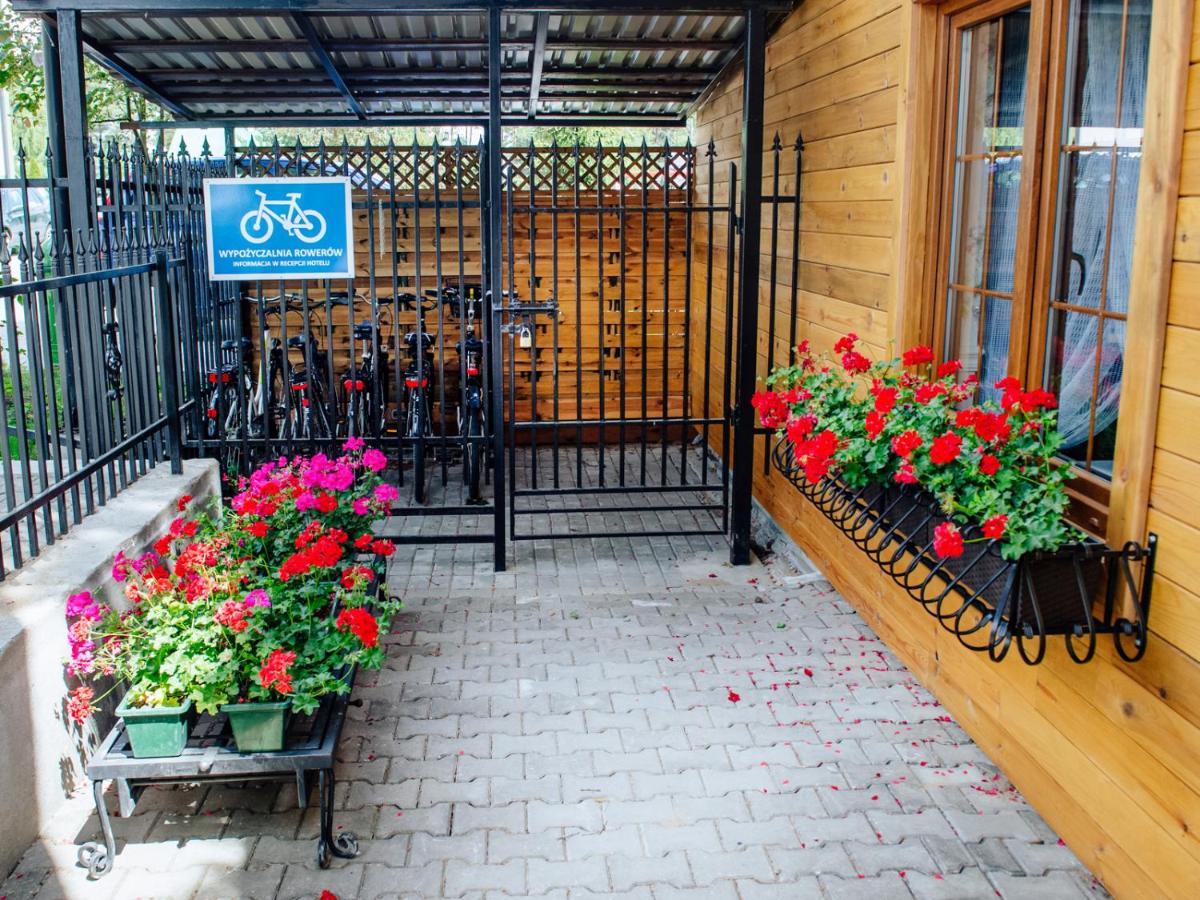 Dwor Czarneckiego Hotel Porosly Exterior photo